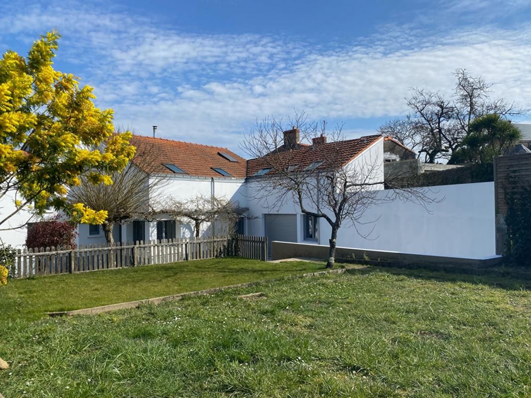 PORT-SAINT-PERE MAISON - 9 PIÈCES 230 M² - 5 CHAMBRES - 44710 PORT SAINT PÈRE - BUDGET 599 900 HAI 3