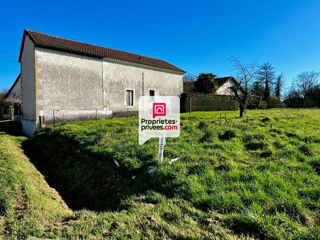SAINT-ASTIER Terrain plat à bâtir d'env. 3.277 m² sur SAINT-ASTIER (24110) 2
