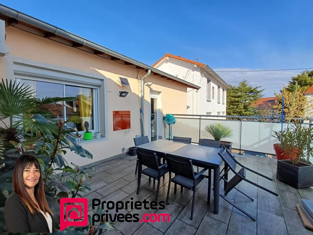 LE COTEAU Appartement Le Coteau 135 m2 + terrasse + parking 2