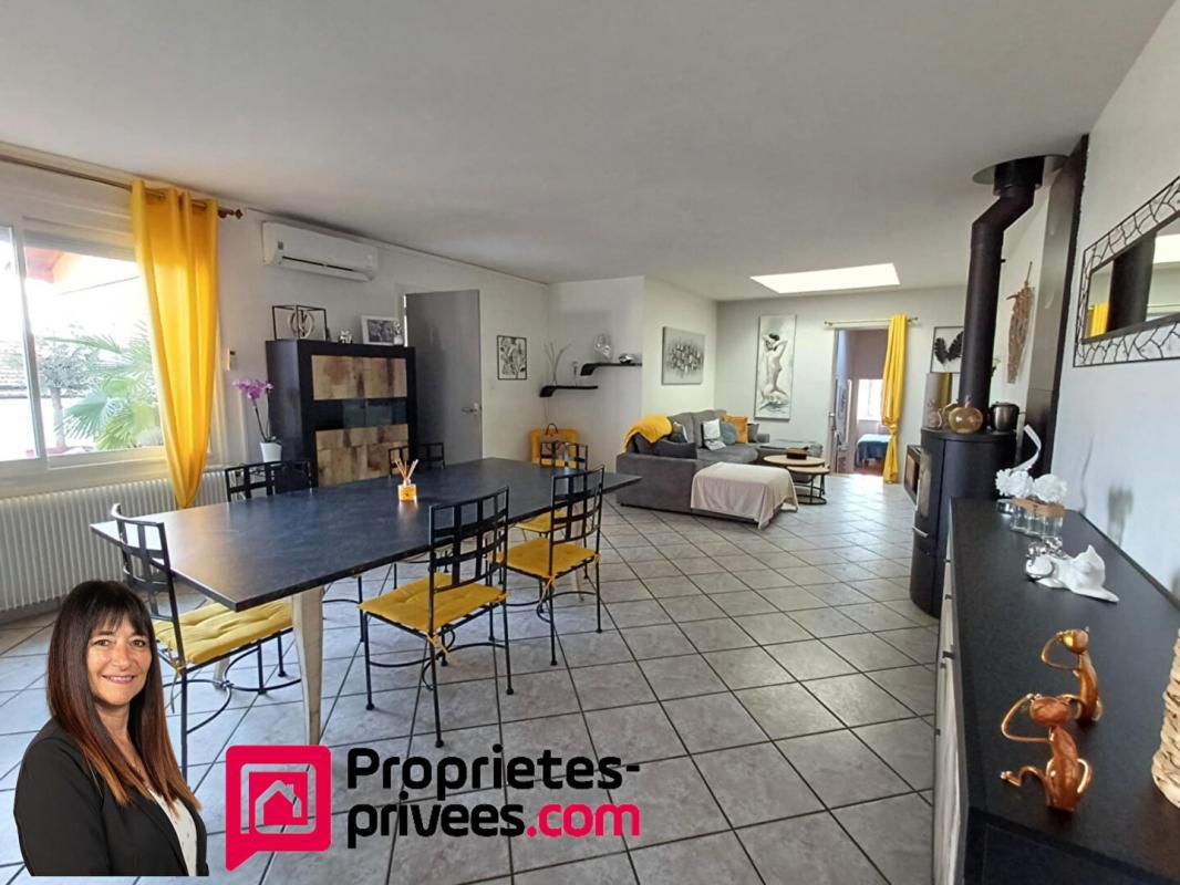 LE COTEAU Appartement Le Coteau 135 m2 + terrasse + parking 4