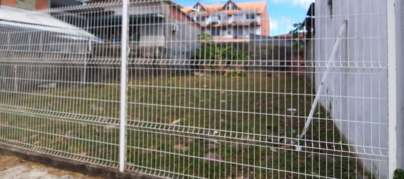 CAYENNE Cayenne TERRAIN NU constructible de 315 m2 1