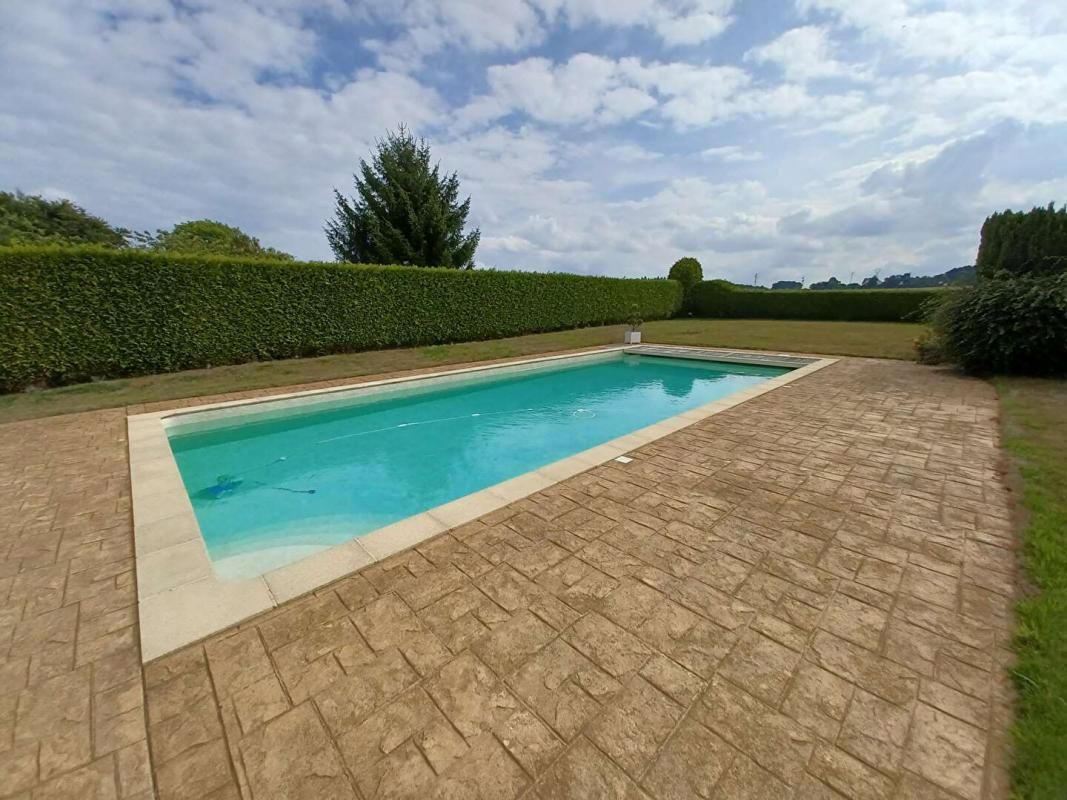 PROCHE L'AIGLE/MORTAGNE MAGNIFIQUE PROPRIETE 5 pièce(s) 233.5 m2 avec piscine