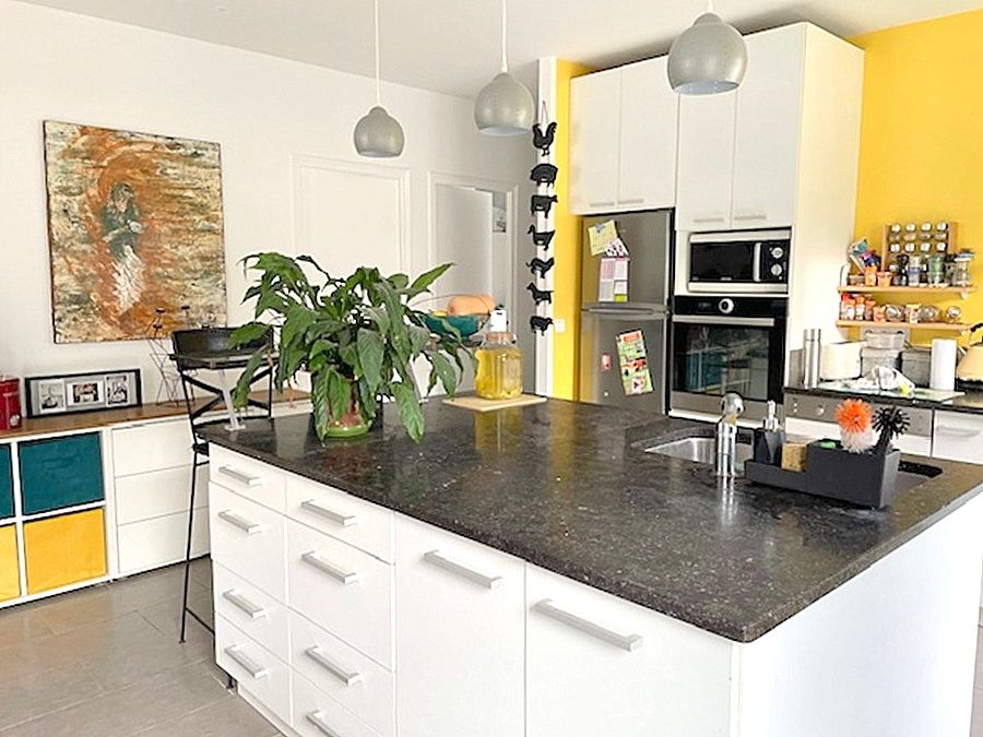 SAINT-SAUVEUR-D'AUNIS Maison de plain pied 111 m2 3 chambres, garage, jardin constructible 2