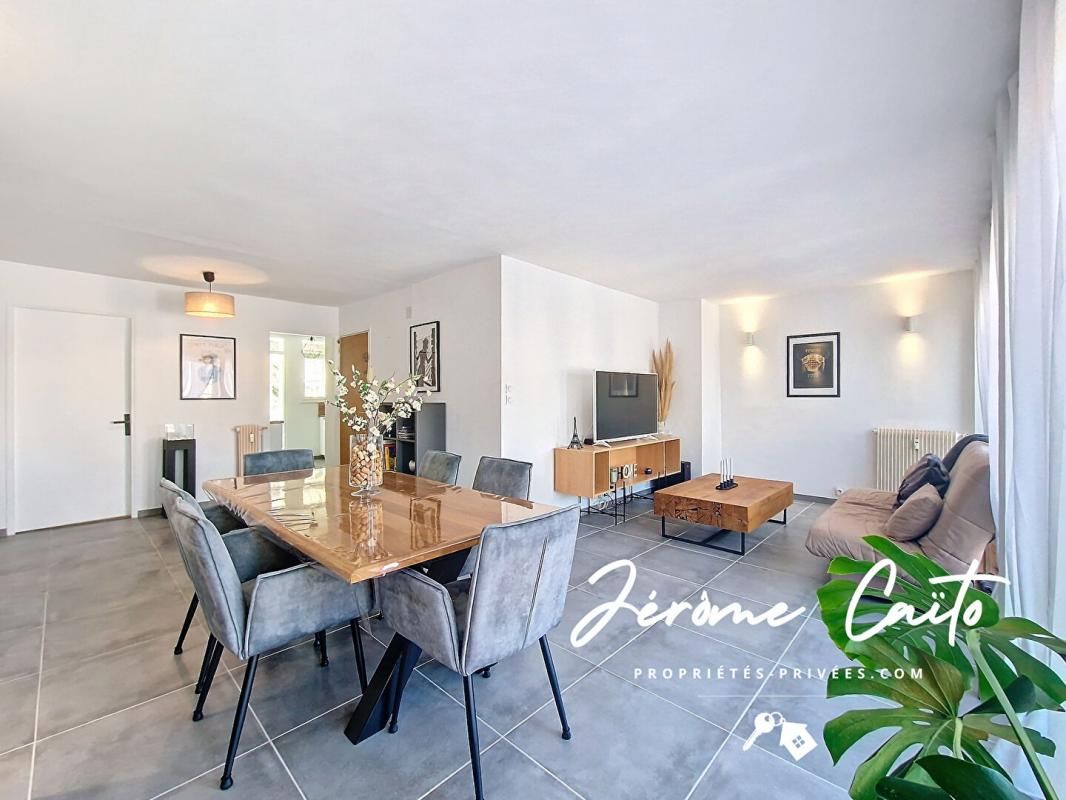 NIMES Appartement  4 pièce(s) 81.05 m2 3