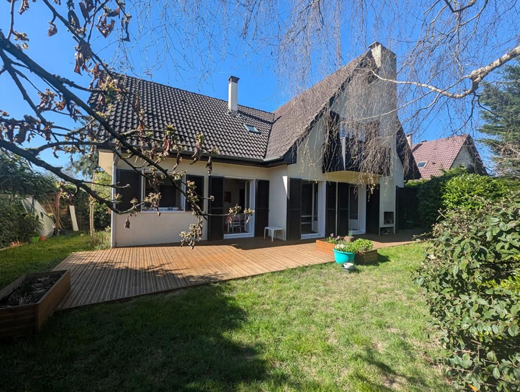 Maison  6 pièce(s) 162 m2