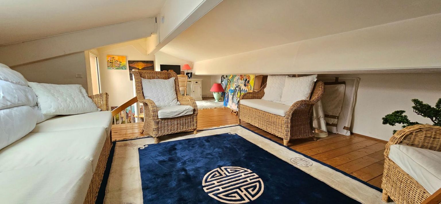 CLAVIERS Confortable  maison de village avec terrasse 2