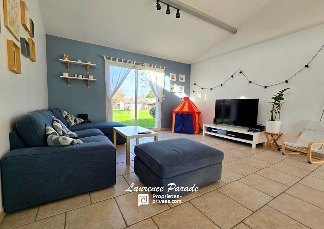 CAMPS-SUR-L'ISLE Maison recente avec piscine et parc 2