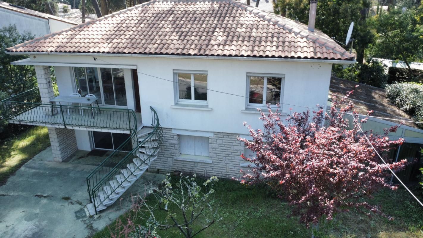 SAINT-GEORGES-DE-DIDONNE Maison  6 pièce(s) 151 m2 4