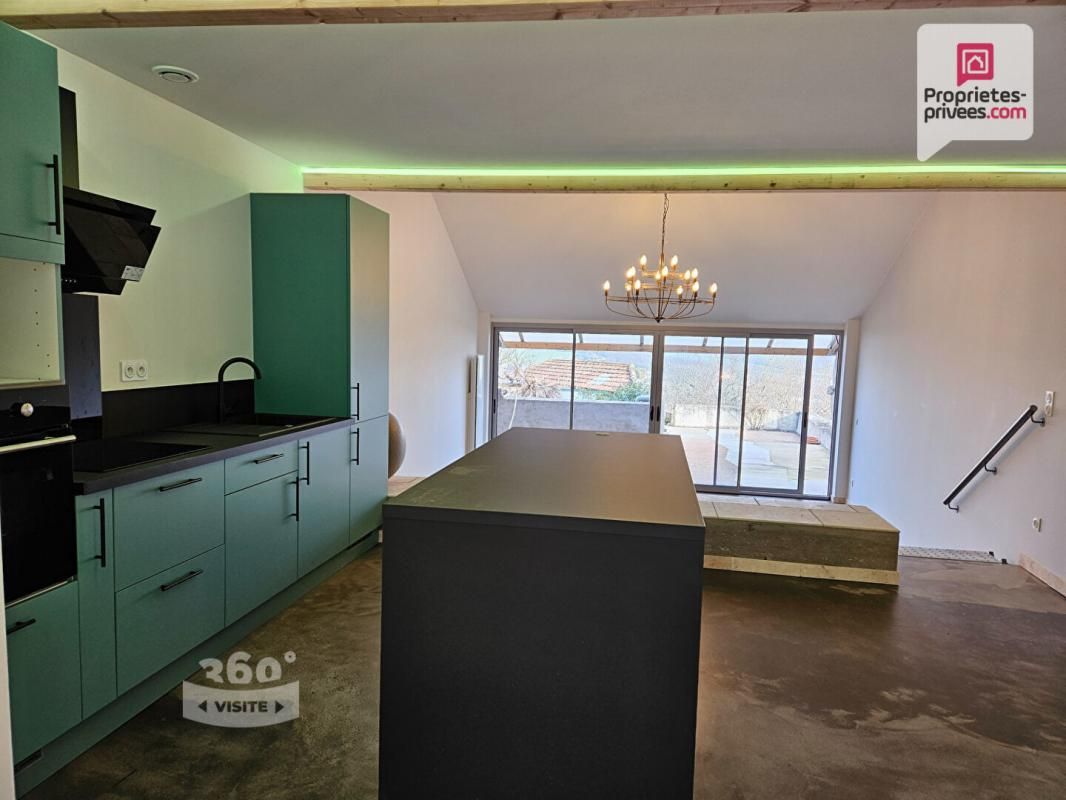PUYMIROL : MAISON RENOVEE EN DUPLEX 70 m², 3 PIECES, TERRASSE, JARDIN, VUE