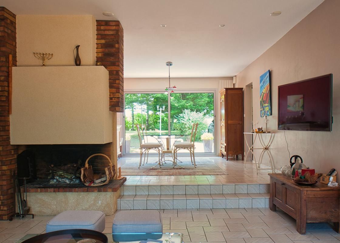 CHATEAU-THEBAUD Maison Chateau Thebaud 8 pièce(s) 230 m2 3