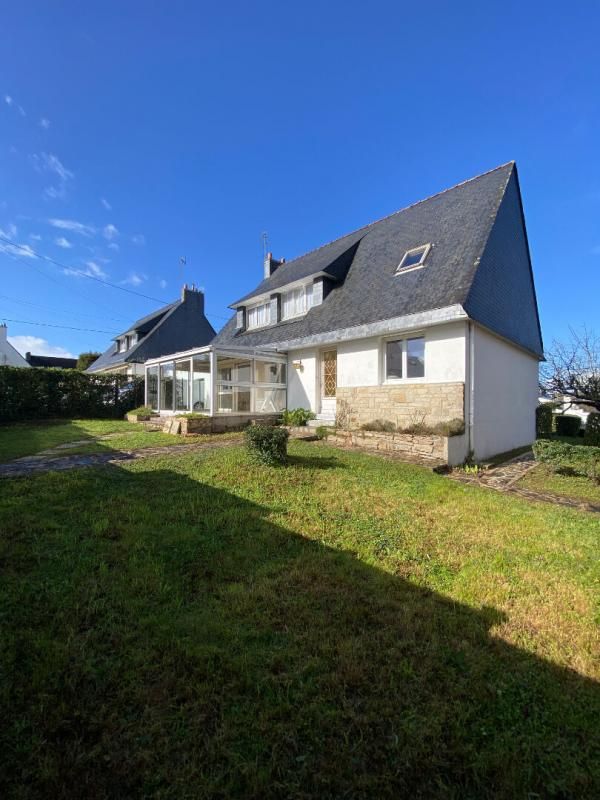 Centre bourg St Avé Idealement située maison sur 680m2 de terrain