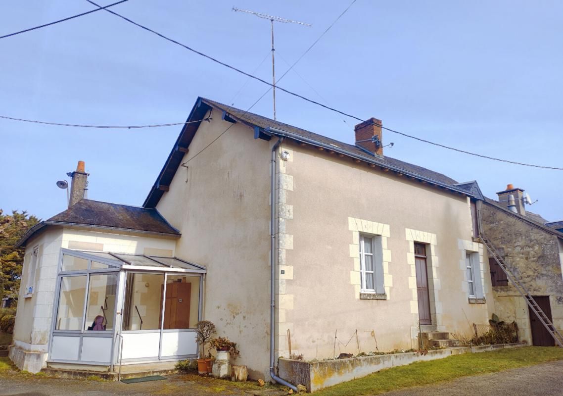 PREUILLY-SUR-CLAISE Maison principale et 3 maisonnettes dépendances terrain 4