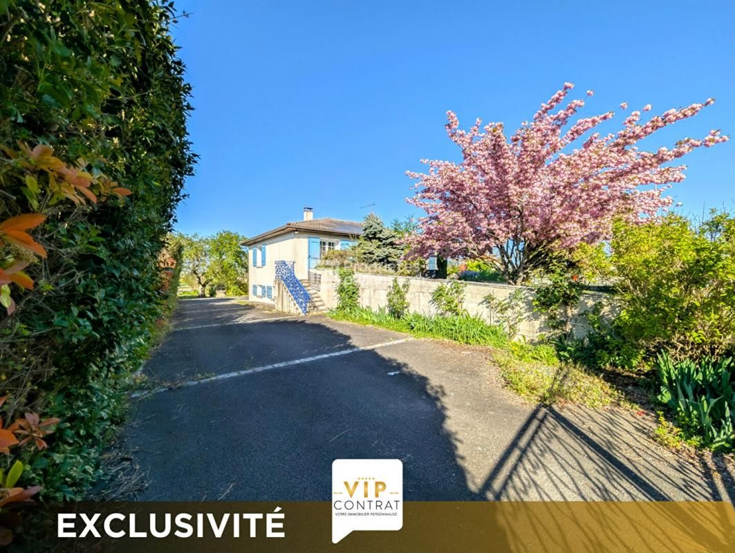 SAINT-MARTIAL-SUR-NE GARANTIE PROTEC+ 12 MOIS OFFERTE ! Maison Saint Martial Sur Ne 6 pièces 185 m2 ! 3