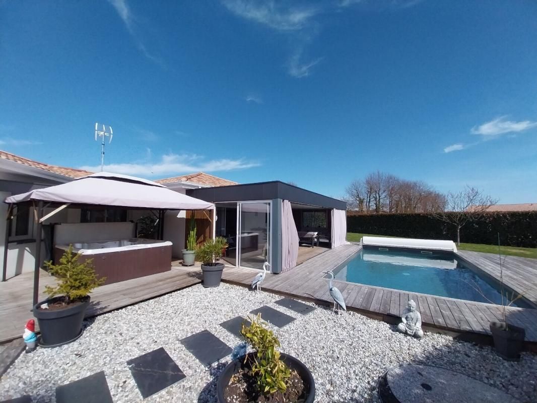 MAISON 3CH 140M² SUR TERRAIN 1300M² PISCINE DOUBLE GARAGE