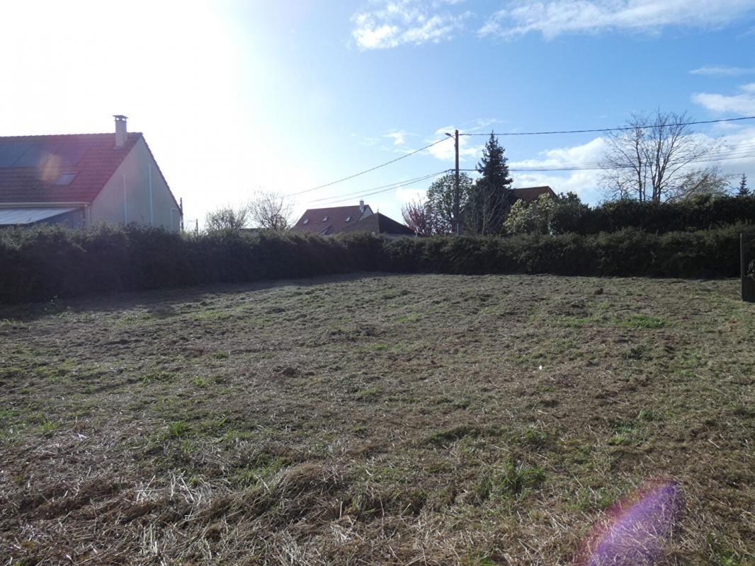 SAULNIERES Terrain constructible 720 m2 2