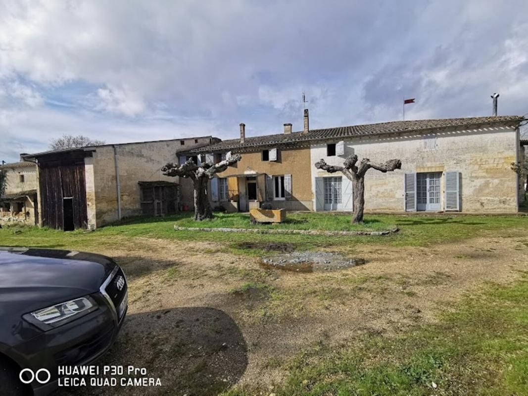 Maison Saint Denis De Pile 15 pièce(s) 700 m2