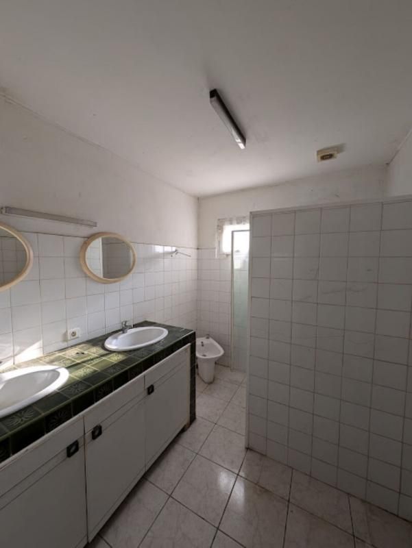 SAINT-DENIS-DE-PILE Maison Saint Denis De Pile 15 pièce(s) 700 m2 3
