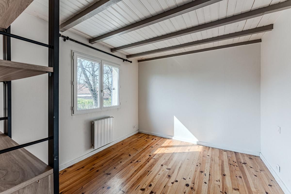 LA TESTE-DE-BUCH Appartement La Teste De Buch 2 pièce(s) 55 m2 + local à aménager de 25 m²r de 3