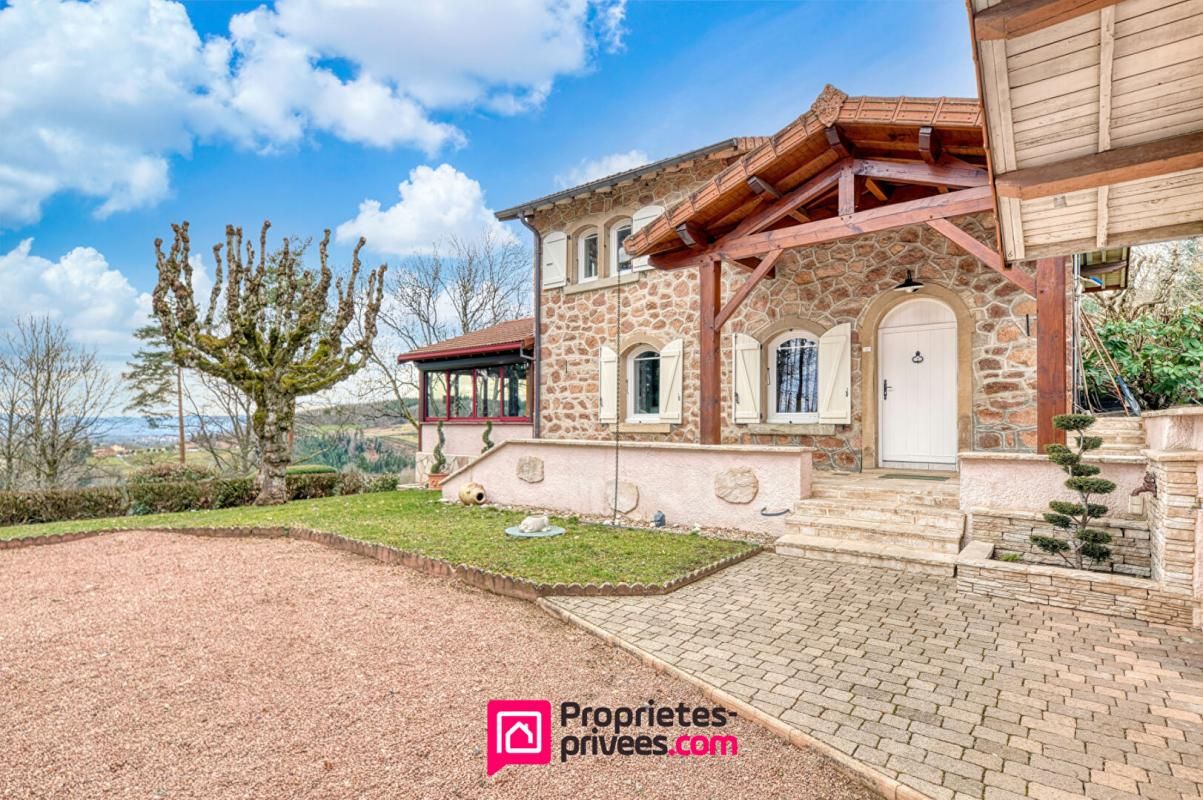 Maison en pierres 7 pièces de 130 m²