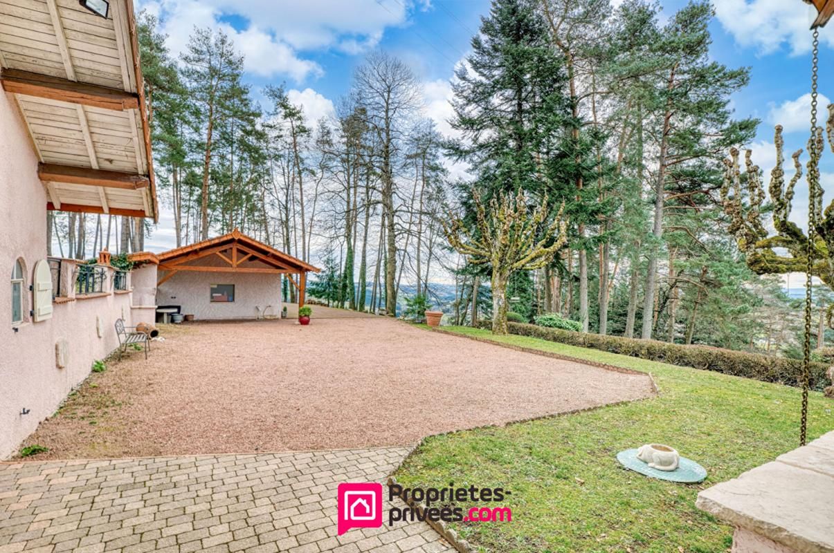 COURS-LA-VILLE Maison en pierres 7 pièces de 130 m² 3