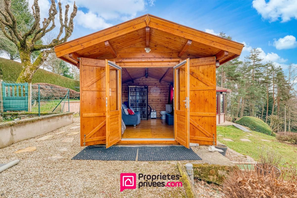 COURS-LA-VILLE Maison en pierres 7 pièces de 130 m² 4