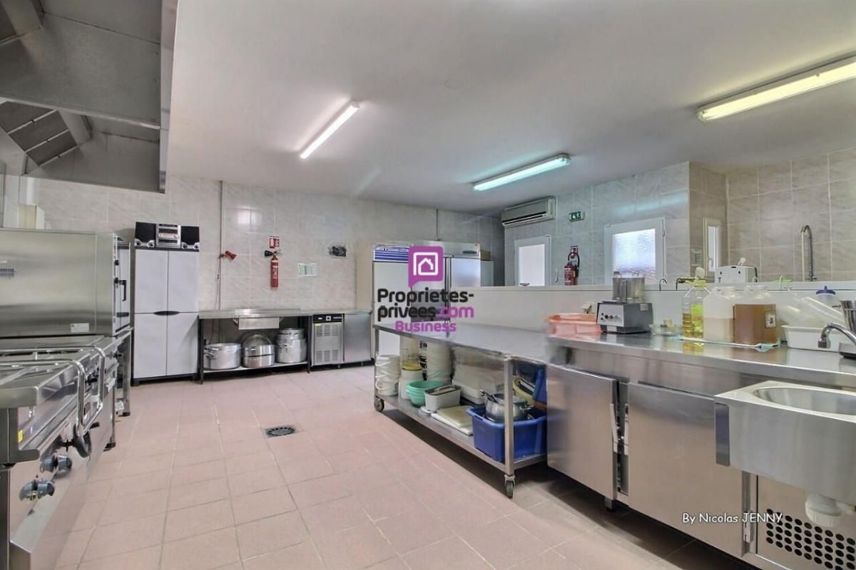 SORGUES 84700 SORGUES - FONDS DE COMMERCE TRAITEUR - 76 000 Euros - 4