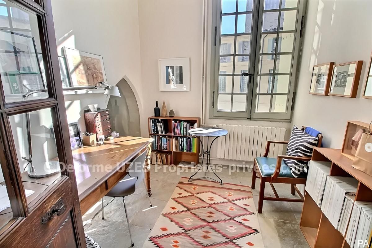UZES UZES Hôtel Particulier 10 pièce(s) 320 m2 + dépendance avec piscine et mazet 3