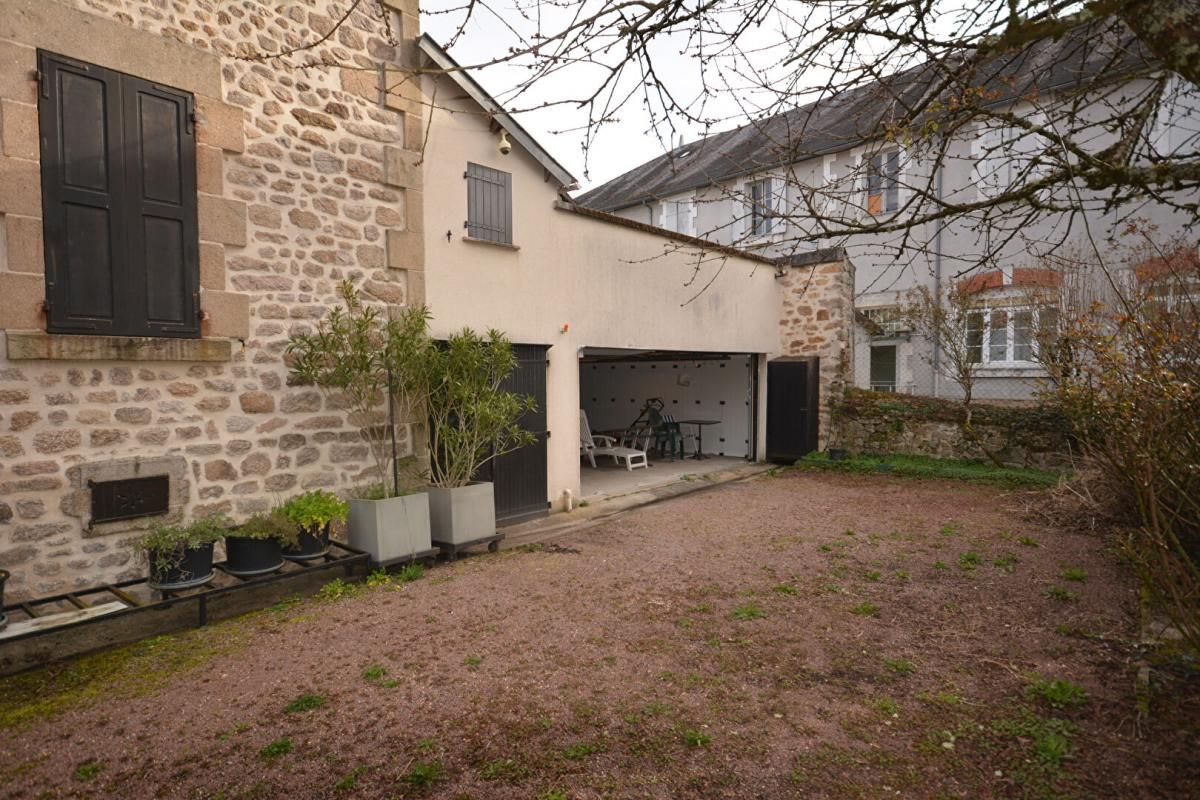 SAINT-SULPICE-LAURIERE Belle demeure à la campagne 3