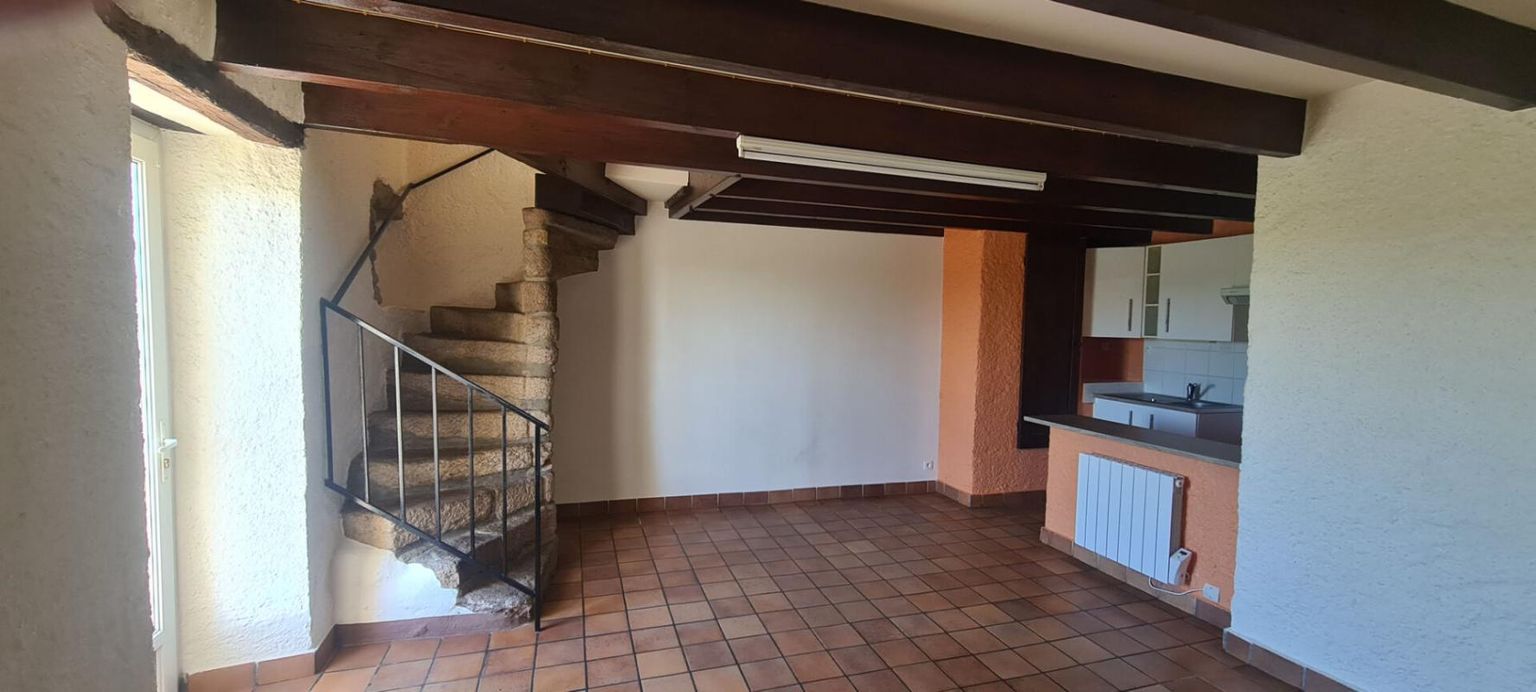 CLISSON Maison Saint Hilaire De Clisson 4 P . 3 Chs . 59 M² (70 M² utile). T 70 M² 2