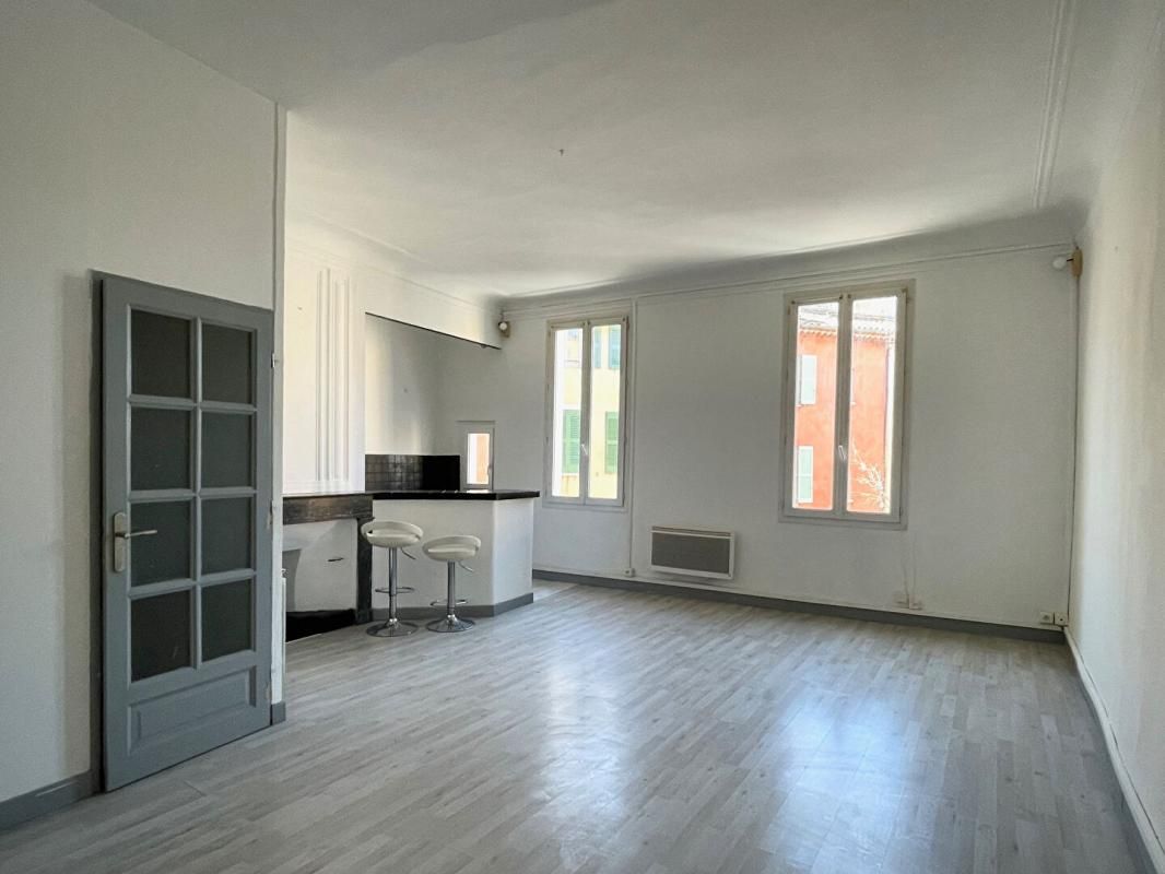 DRAGUIGNAN Grand T1bis, très lumineux 3