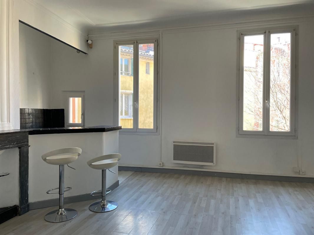 DRAGUIGNAN Grand T1bis, très lumineux 4
