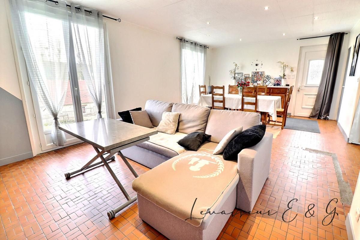 ANSACQ Ansacq 60250 - Pavillon plain pied 3 chambres sur sol total 2605m² terrain 4