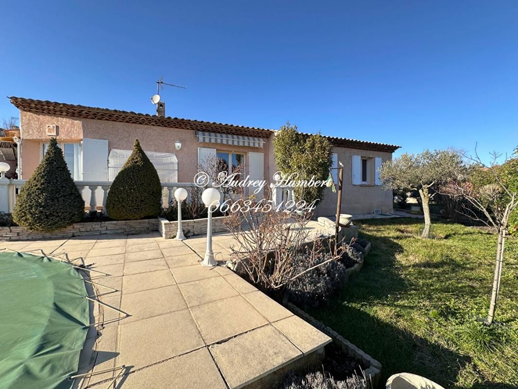PIERREVERT EXCLUSIVITE, PIERREVERT, VILLA de 137 m², plain pied édifiée sur un beau jardin de 900 m² avec piscine 2