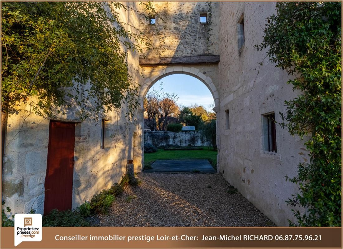 ROMORANTIN-LANTHENAY Ancienne commanderie de 198 m2 2