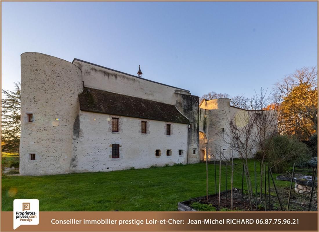 ROMORANTIN-LANTHENAY Ancienne commanderie de 198 m2 3