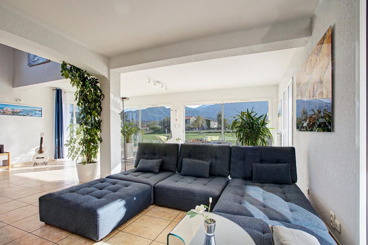 LOS MASOS Magnifique propriété d'architecte de 167 m² avec vue sur le Canigou 2