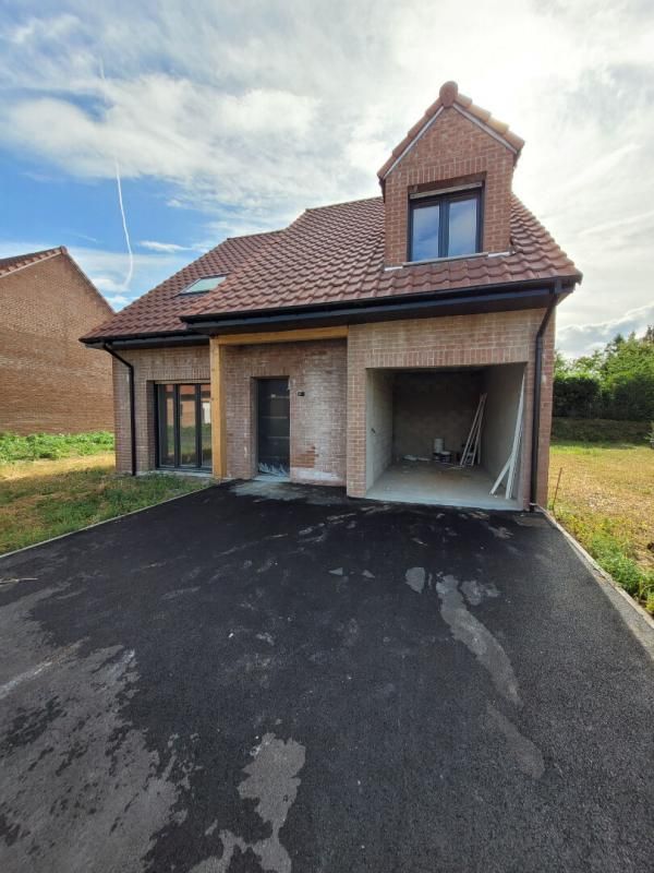 GENECH Genech Maison 5 pièce(s) 119 m2 1