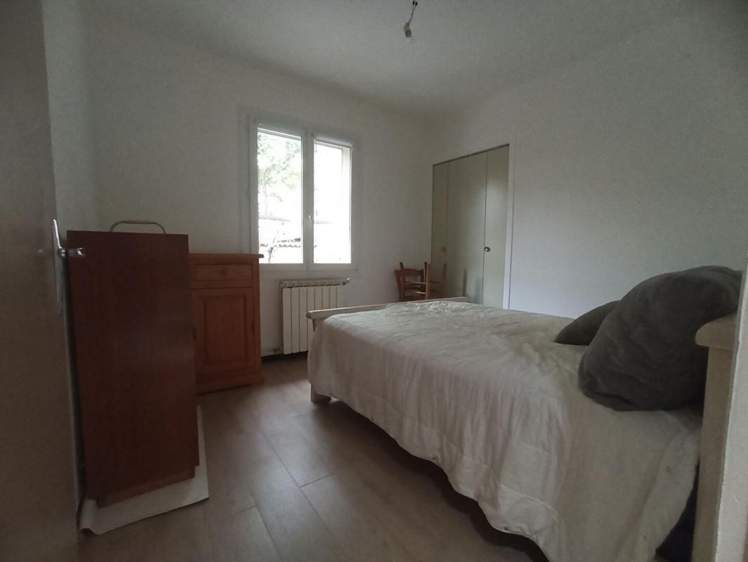 LAPALUD Villa plain pied 100m², 4 chambres, Terrain 500m², Piscine et grande dépendance à Lapalud 249 000 4