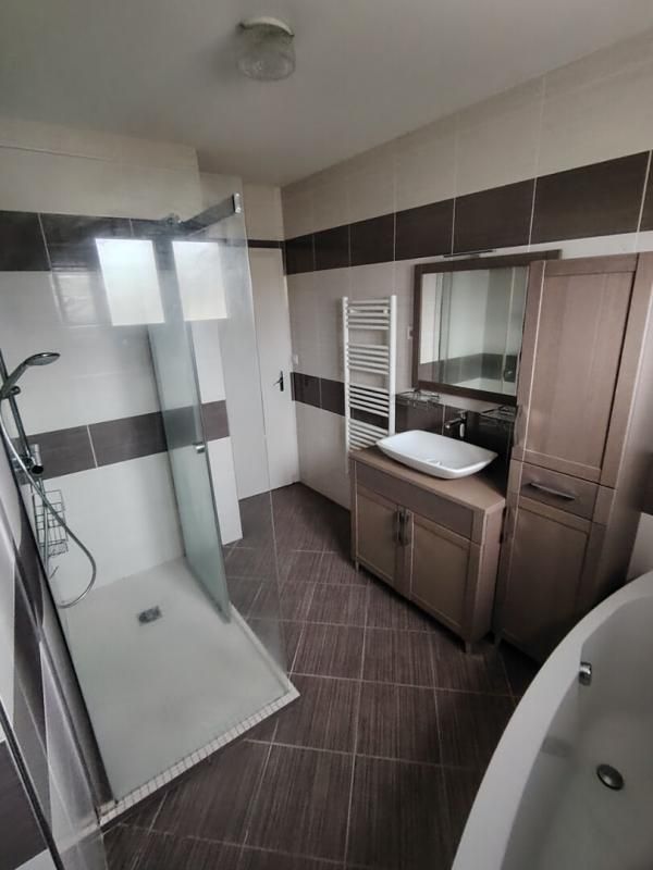 MONTOIRE-SUR-LE-LOIR Entre Montoire S/L et la Chartre S/L, pavillon tout confort de plain pied 4