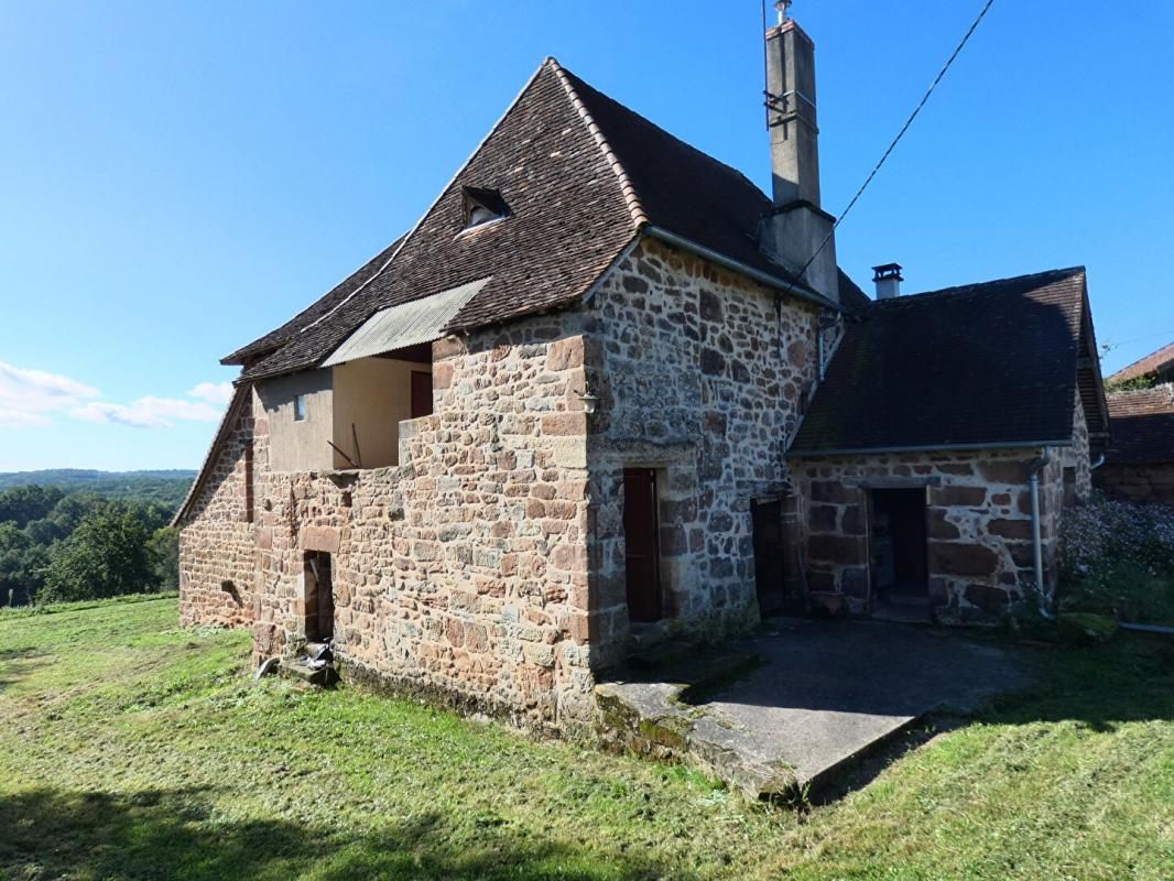 BOISSEUILH Propriété sur 1,2 hectares avec Maison / grange / stabulation 2
