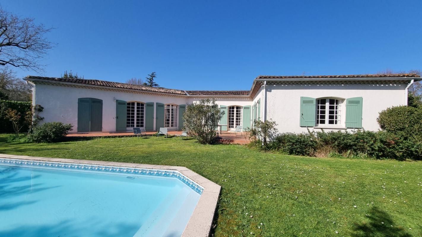 Maison 8 pièces 233m² plain pied limite Bordeaux Caudéran