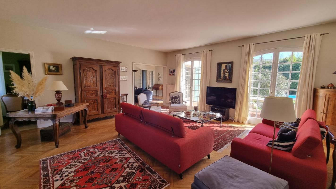 MERIGNAC Maison 8 pièces 233m² plain pied limite Bordeaux Caudéran 2