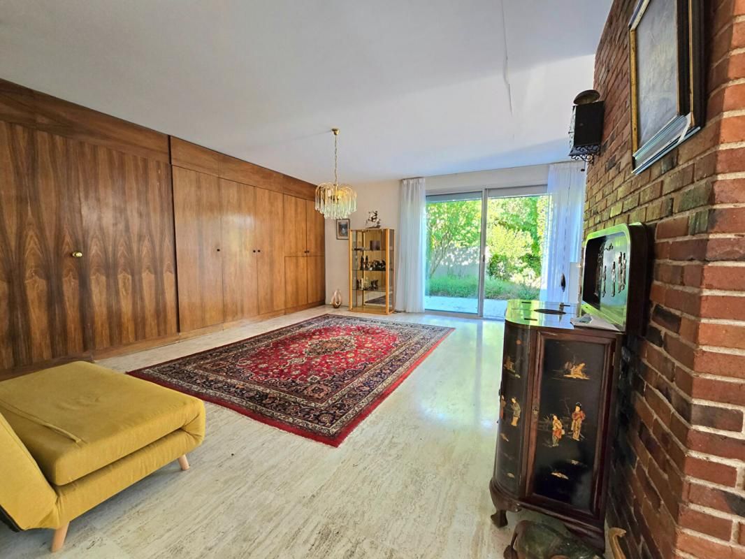 MONTPON-MENESTEROL Maison 280M² garage, annexe, appartement indépendant 60m² jardin 2