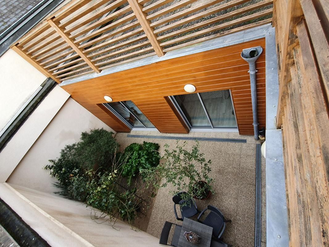 DEOLS Maison d'habitation divisée en 2 appartements indépendants 4