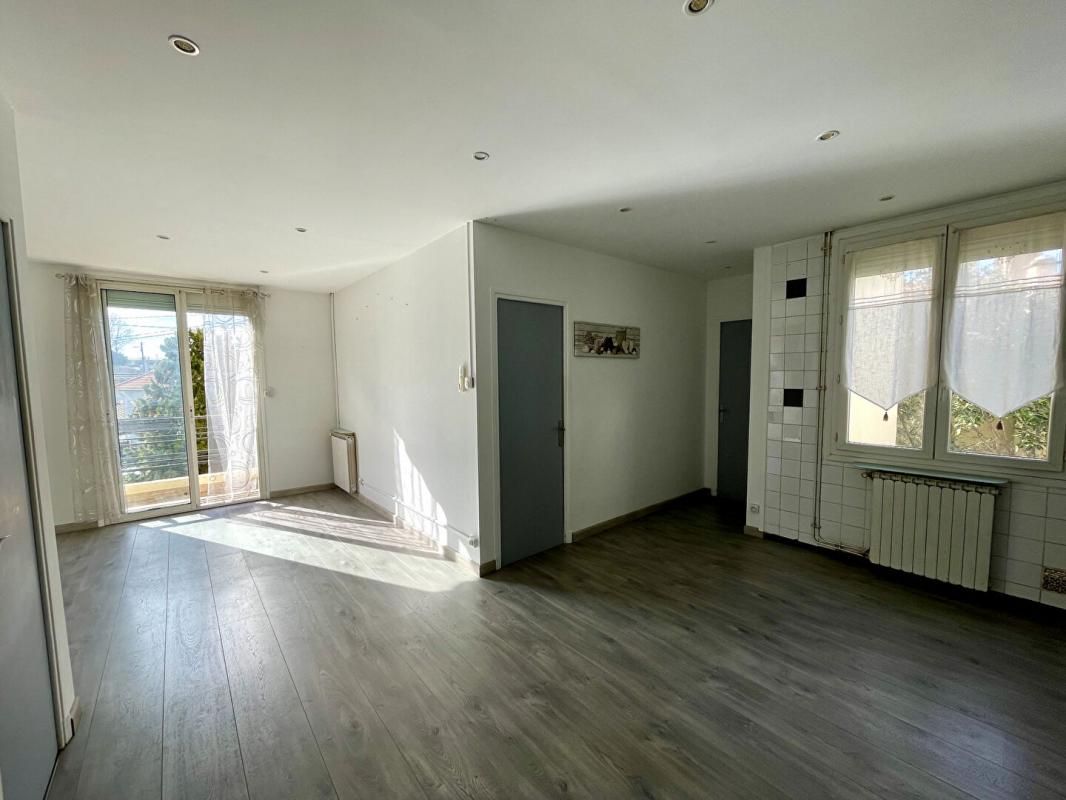 Haut de villa - Appartement T3 avec jardin, balcon et terrasse - Toulon Ouest (83200)