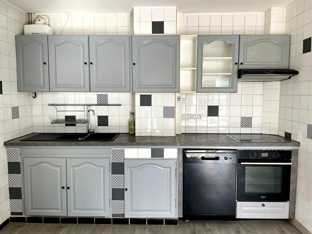 TOULON Haut de villa - Appartement T3 avec jardin, balcon et terrasse - Toulon Ouest (83200) 2