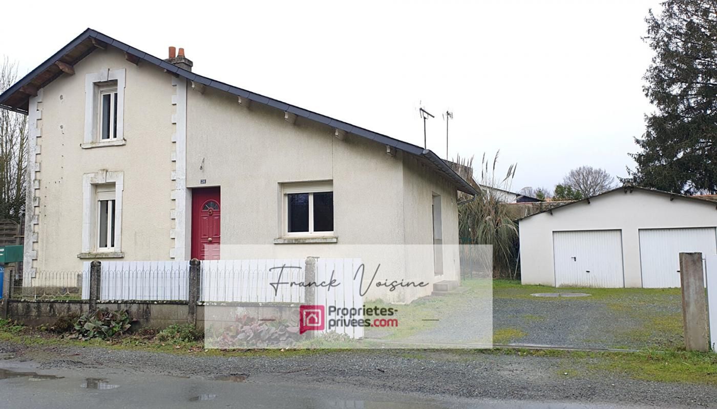 LES HERBIERS Maison A VENDRE Mouchamps centre bourg avec 3 chambres sur un terrain de 602 m2 86 m2 2