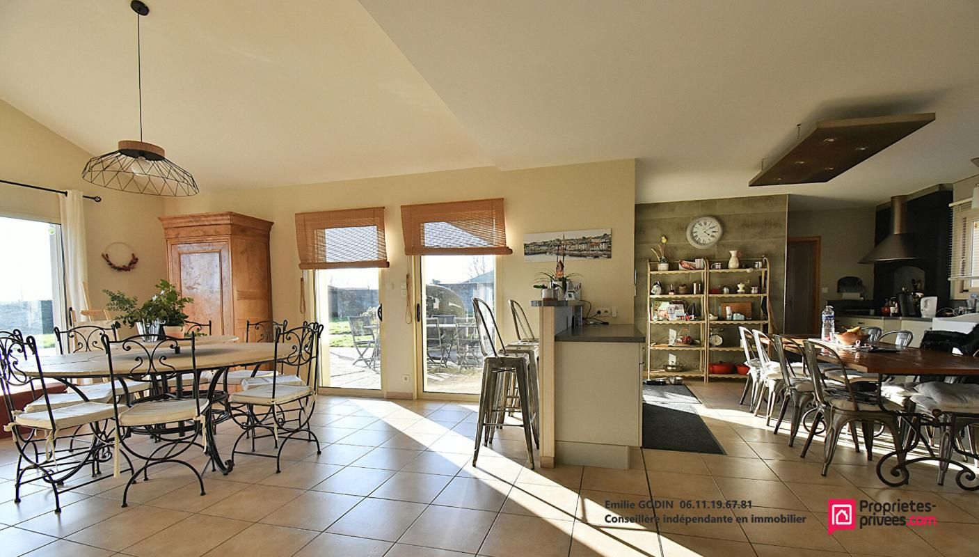 MAULEVRIER Maison Maulevrier 8 pièce(s) 217 m2 3