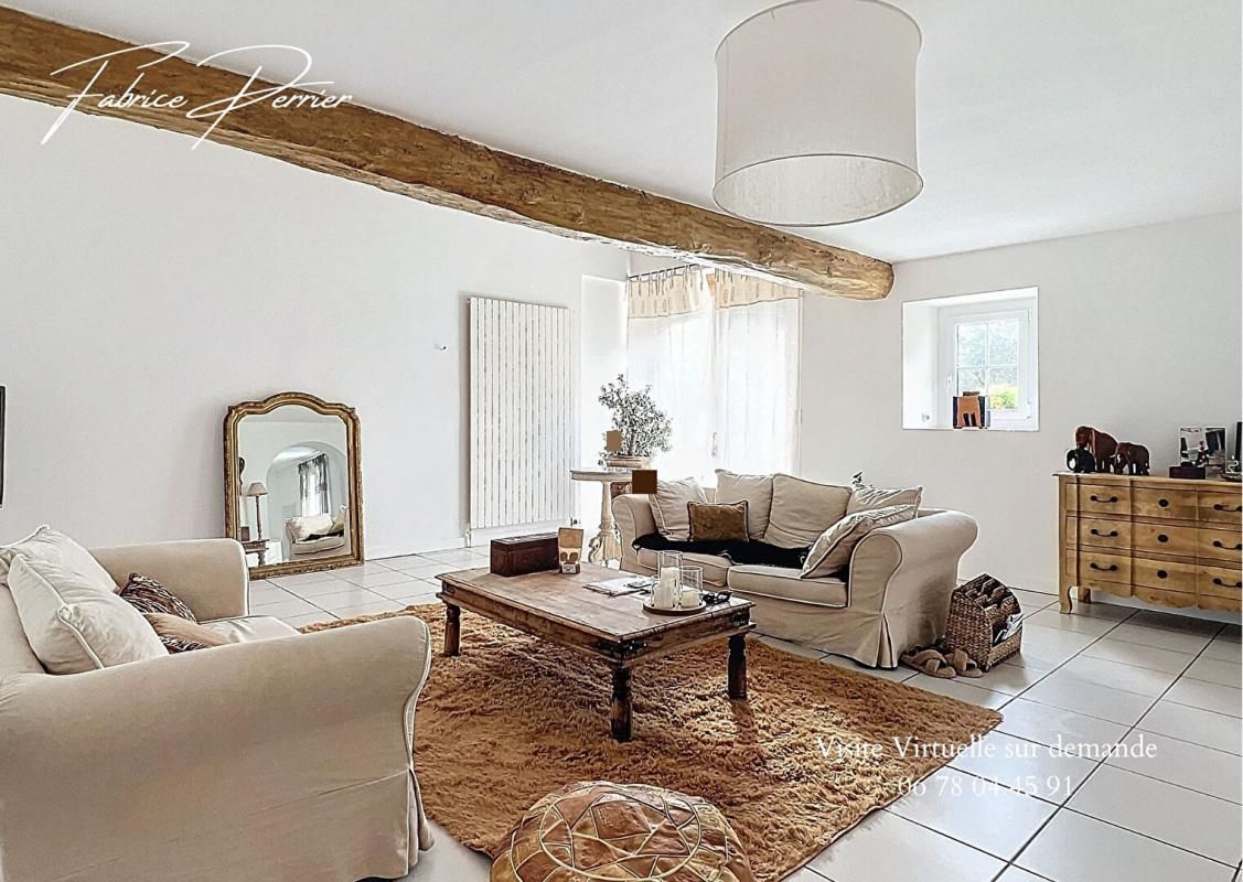 LA BEGUDE-DE-MAZENC Maison en pierre 320 m2 habitables + Dépendances 260m² 4
