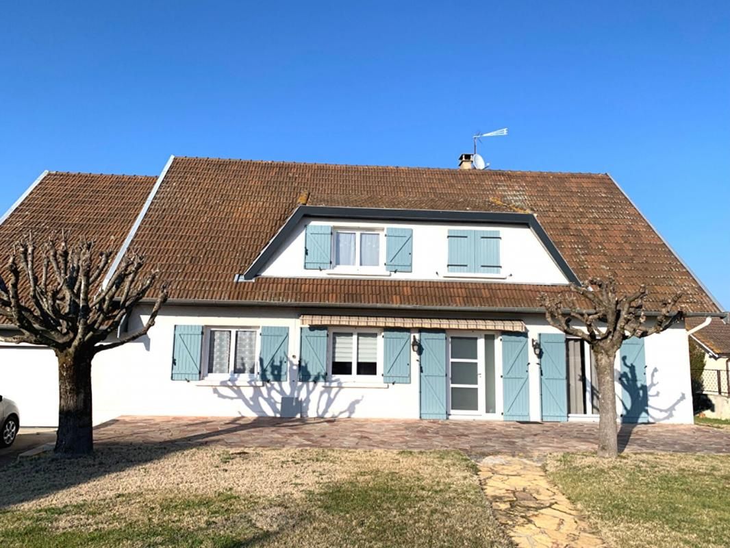 Maison 194 m2 à Saint Forgeux Lespinasse